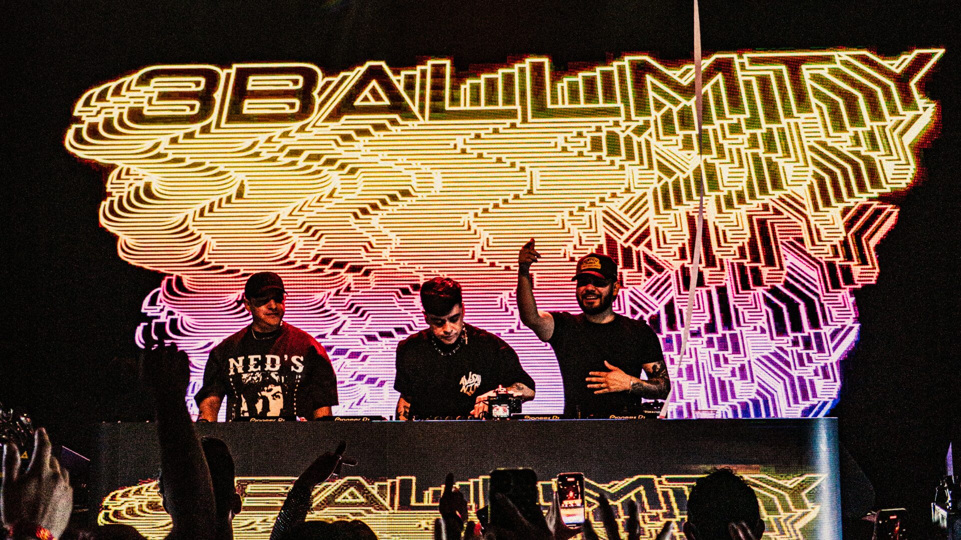 3BALLMTY – LA VUELTA USA TOUR, LOS ANGELES - Visión Music Magazine