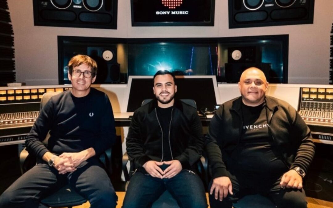 IAN CORDOVA SIGNS WITH SONY MUSIC LATIN, MARKING A MAJOR CAREER MILESTONE