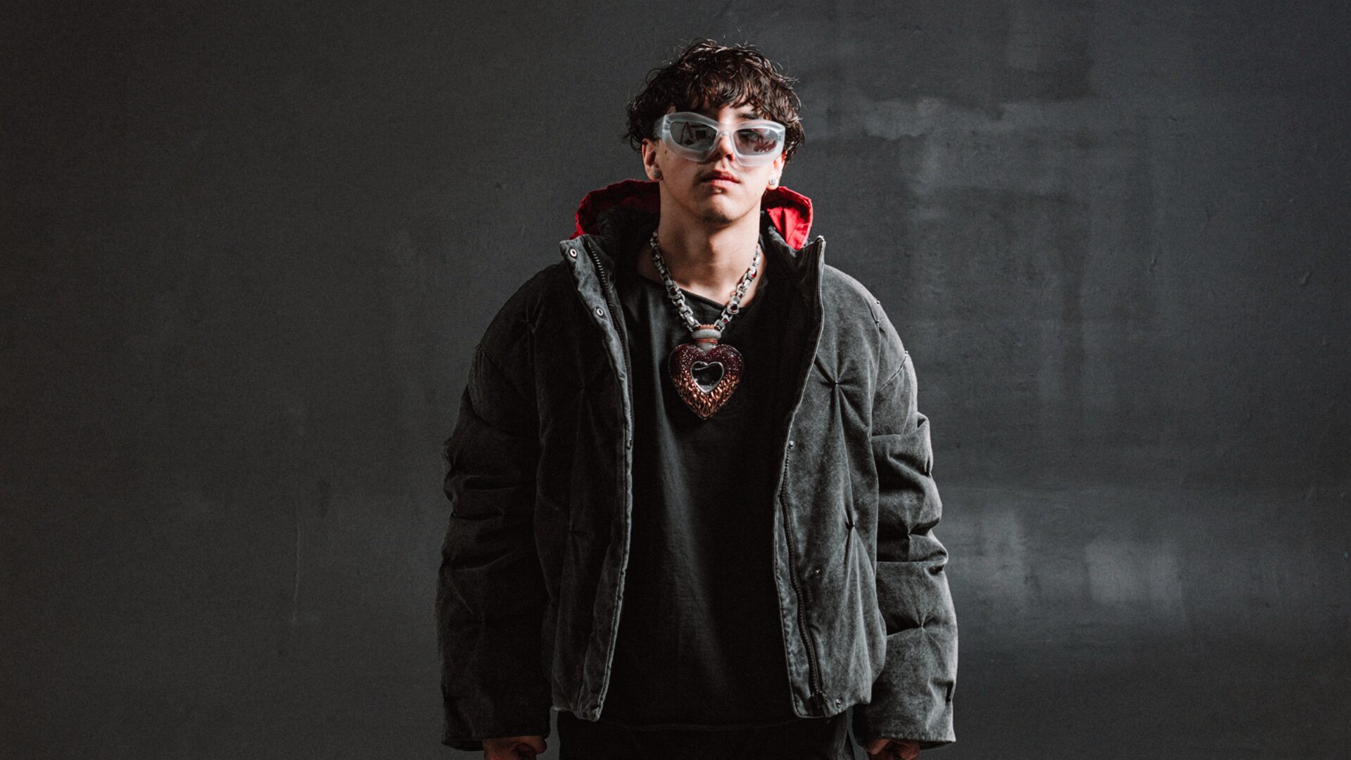 XAVI CHANNELS LOVE, HEARTBREAK, AND BICULTURAL IDENTITY INTO HIS EXPANSIVE NEW ALBUM DOSIS